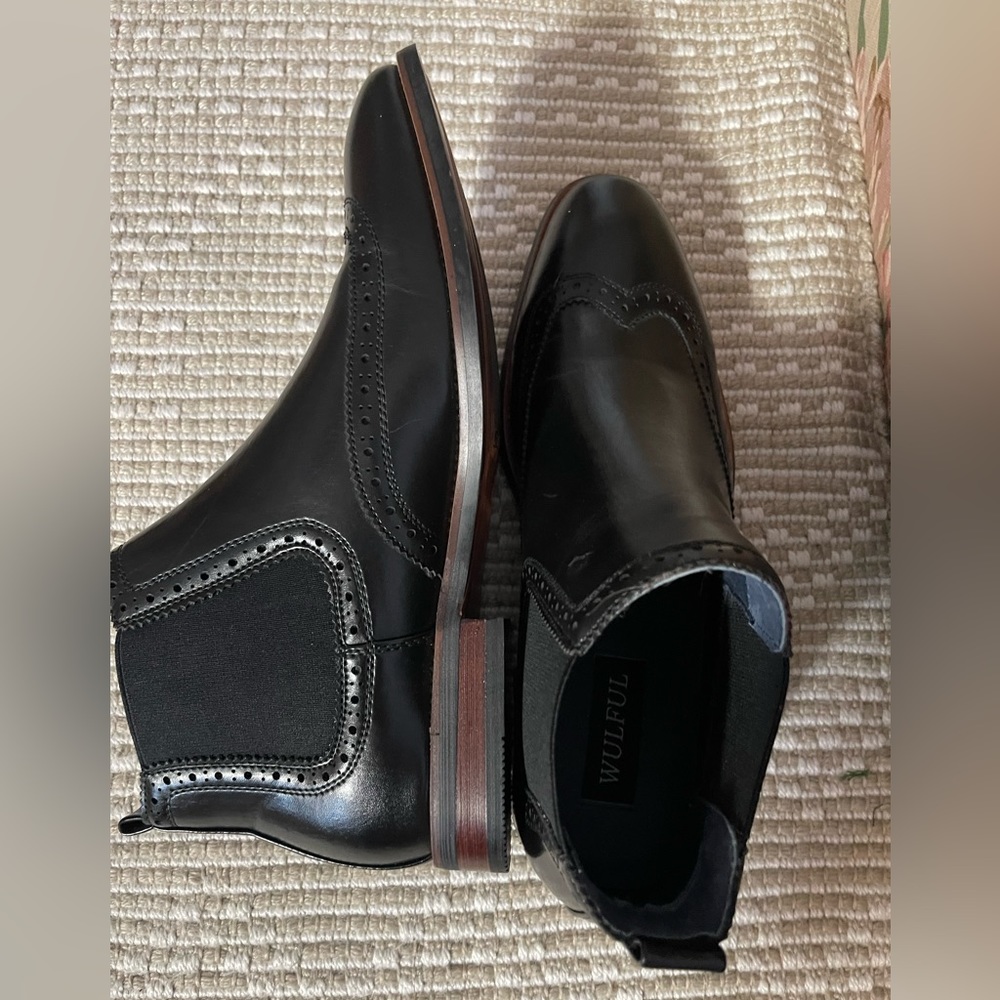 Boots, size 10,5, black